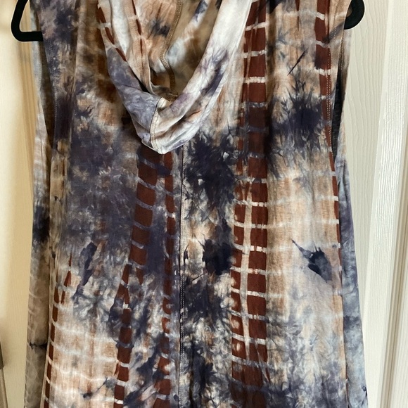 Coin 1804 Woman’s Tie-Dye Sleeveless Duster Vest Size 1X - Picture 8 of 13